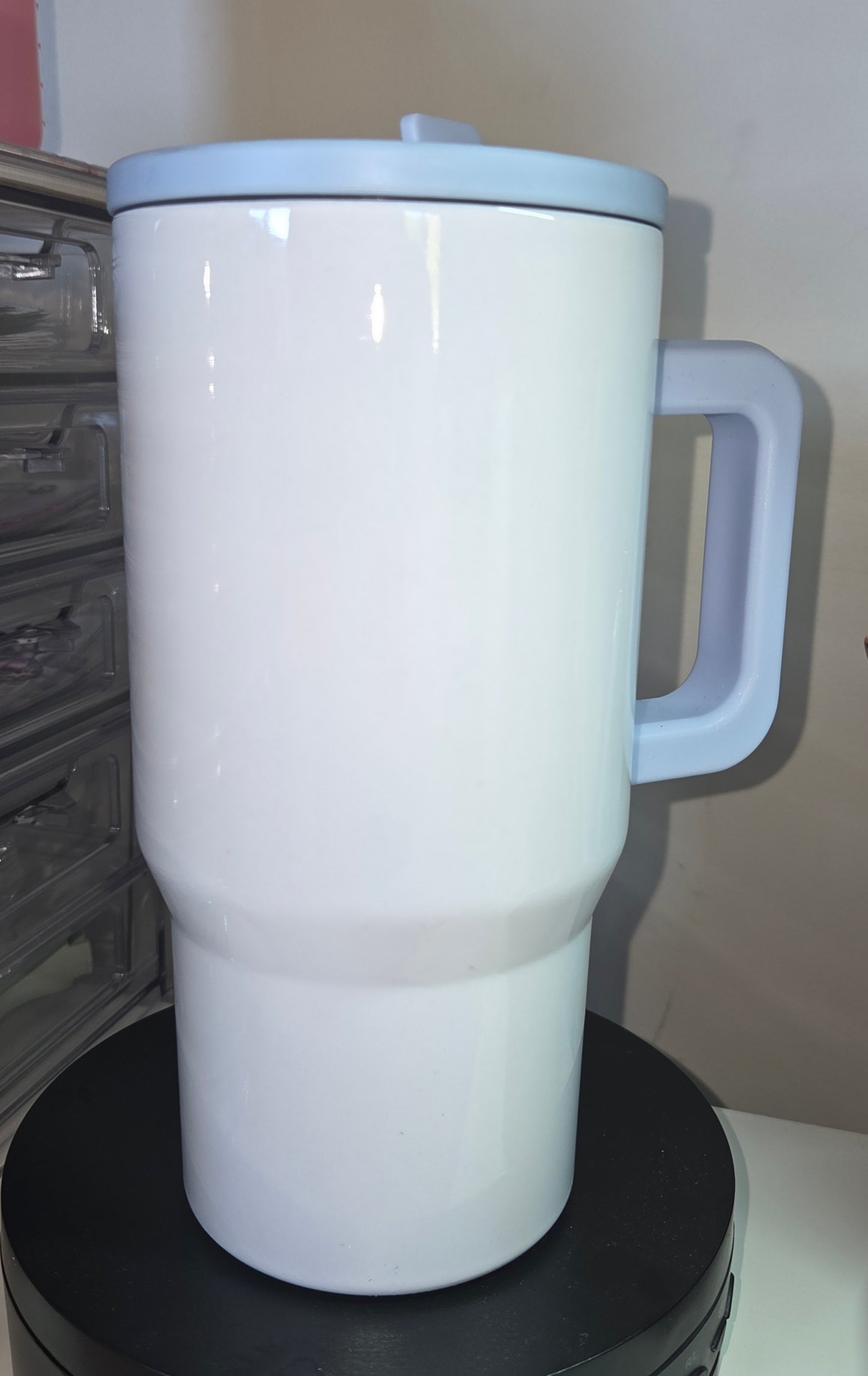 20oz flip top drink cup w/handle - No spill